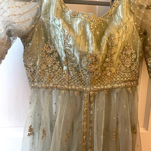 Lashkaraa “Light Mint Embroidered Anarkali Style Lehenga” size S - Picture 4 of 10